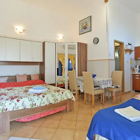 Fuer 2 Personen Ca 32 Qm In Sijana, Istrien Istrische Riviera Apartment *